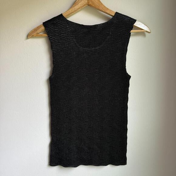 Quintessential Black Textured Stretch Tank Top S - Picture 5 of 8